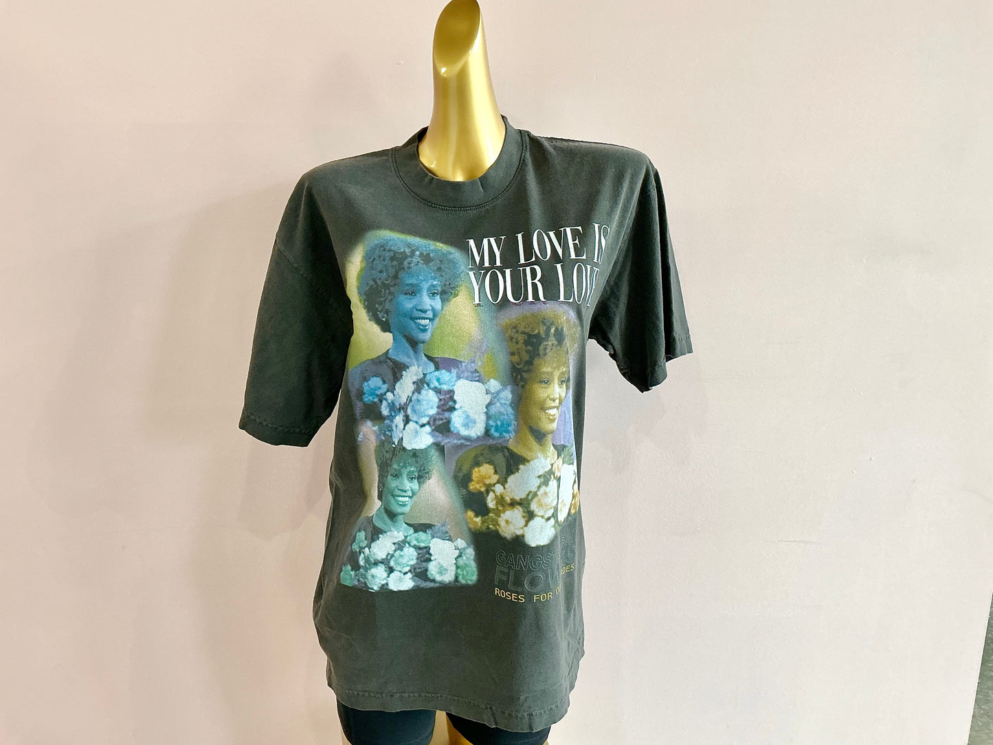 Gangsters-buy-flowers-original-whitney-tee