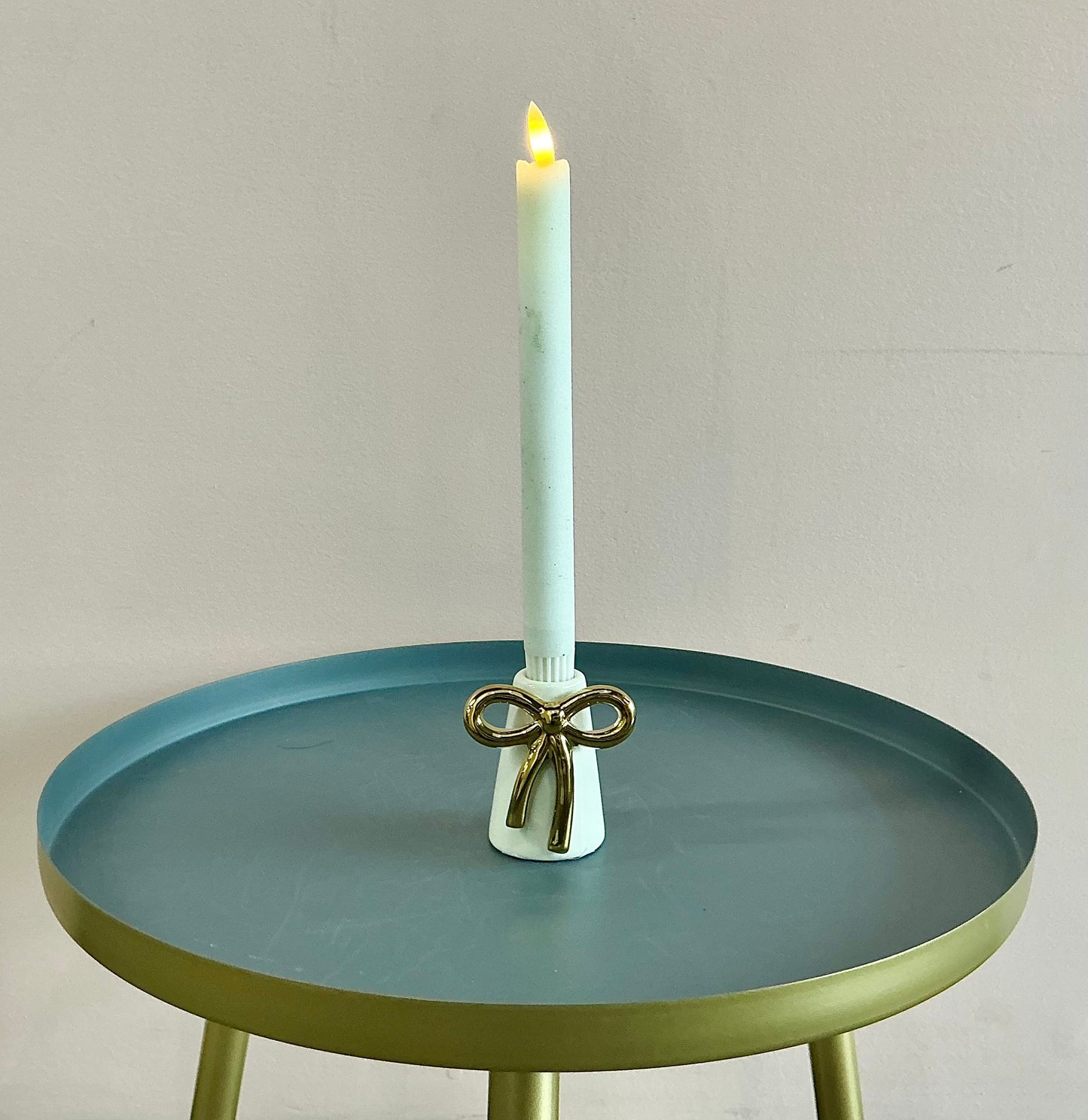 Croquette candle holder