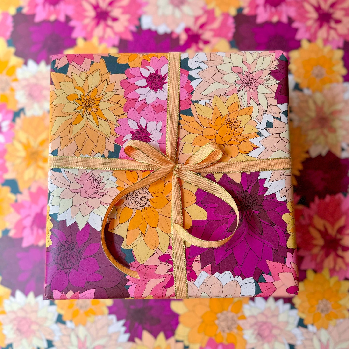 Dahlias Wrapping Paper: Rolls of 3 Sheets (Case of 3 Rolls)
