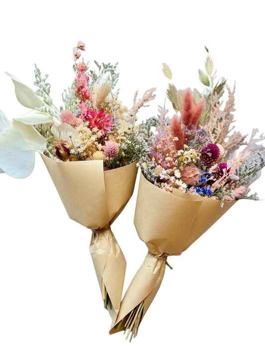 Mini Dried Flower Bouquets: Light hues